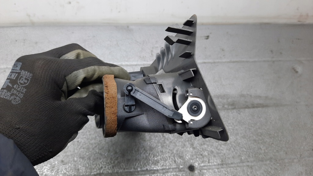 фото №11, Решётки обдув volvo s60 i комплект