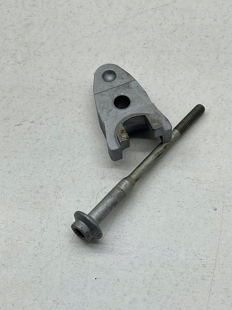 фото №12, Audi a4 a5 a7 a6 c7 3.0 подножка кронштейн кронштейн форсунка впрыска + болт