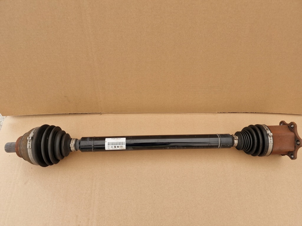 Купить Приводной вал правая vw skoda audi 3q0407272at