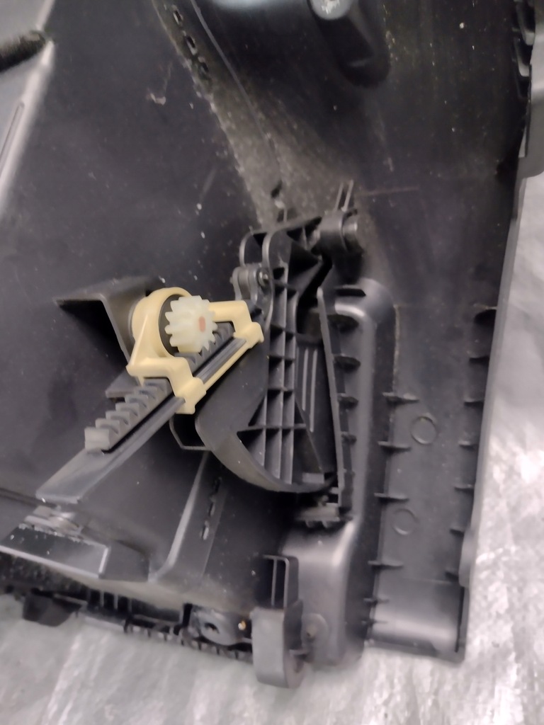 фото №12, Бардачок пассажира skoda octavia ii 2 оригинальный номер 1z1857097l