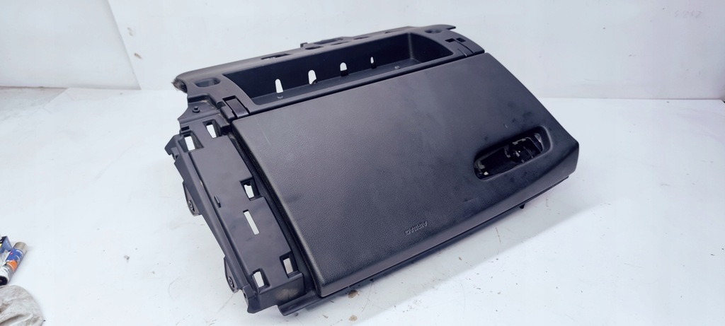 фото №8, Бардачок пасажира audi a8 d4