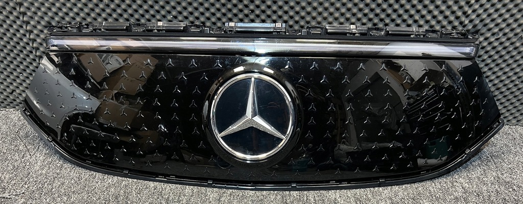 фото №1, Mercedes eqa решётка радиатора + led средний a2438885900