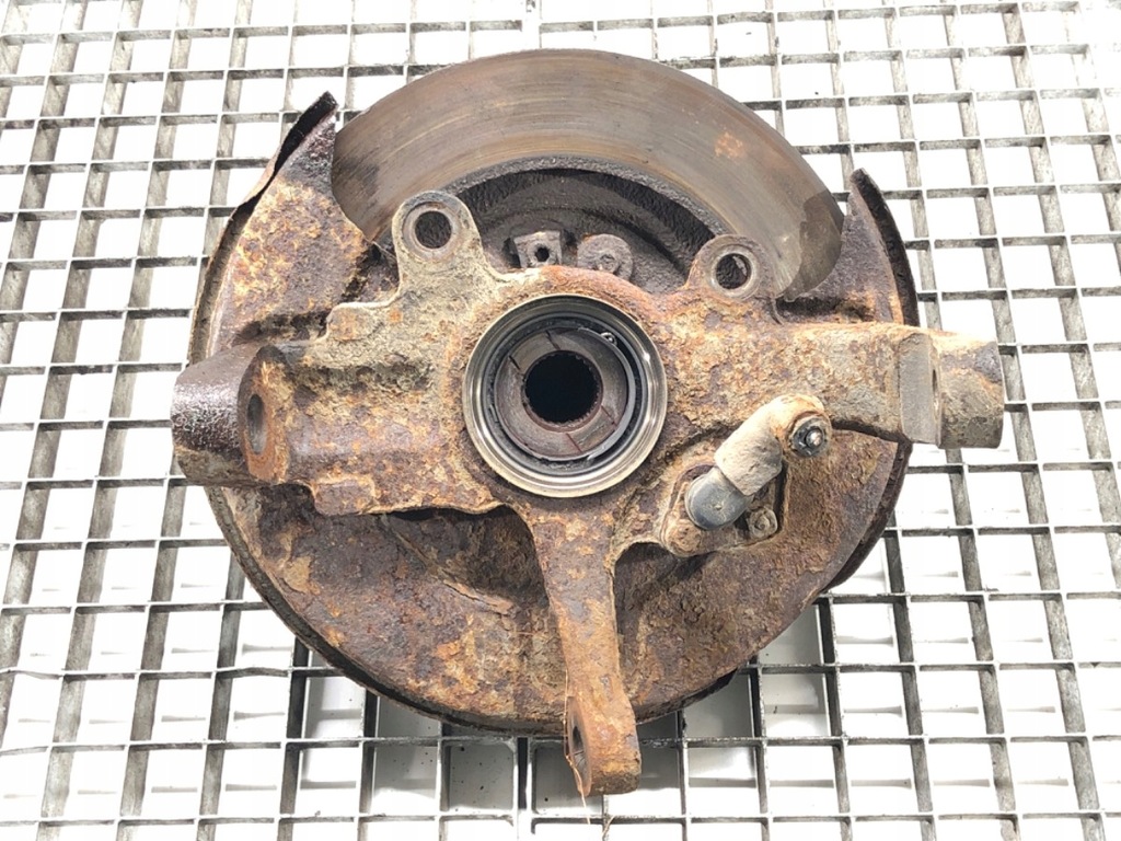 фото №1, Поворотний кулак лівий перед isuzu rodeo 3.2 205km ступиця 97-04