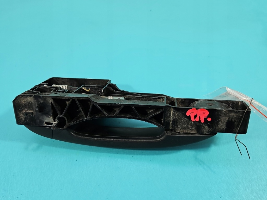 Ручка перед правая наружная renault express geo046537 в Украине