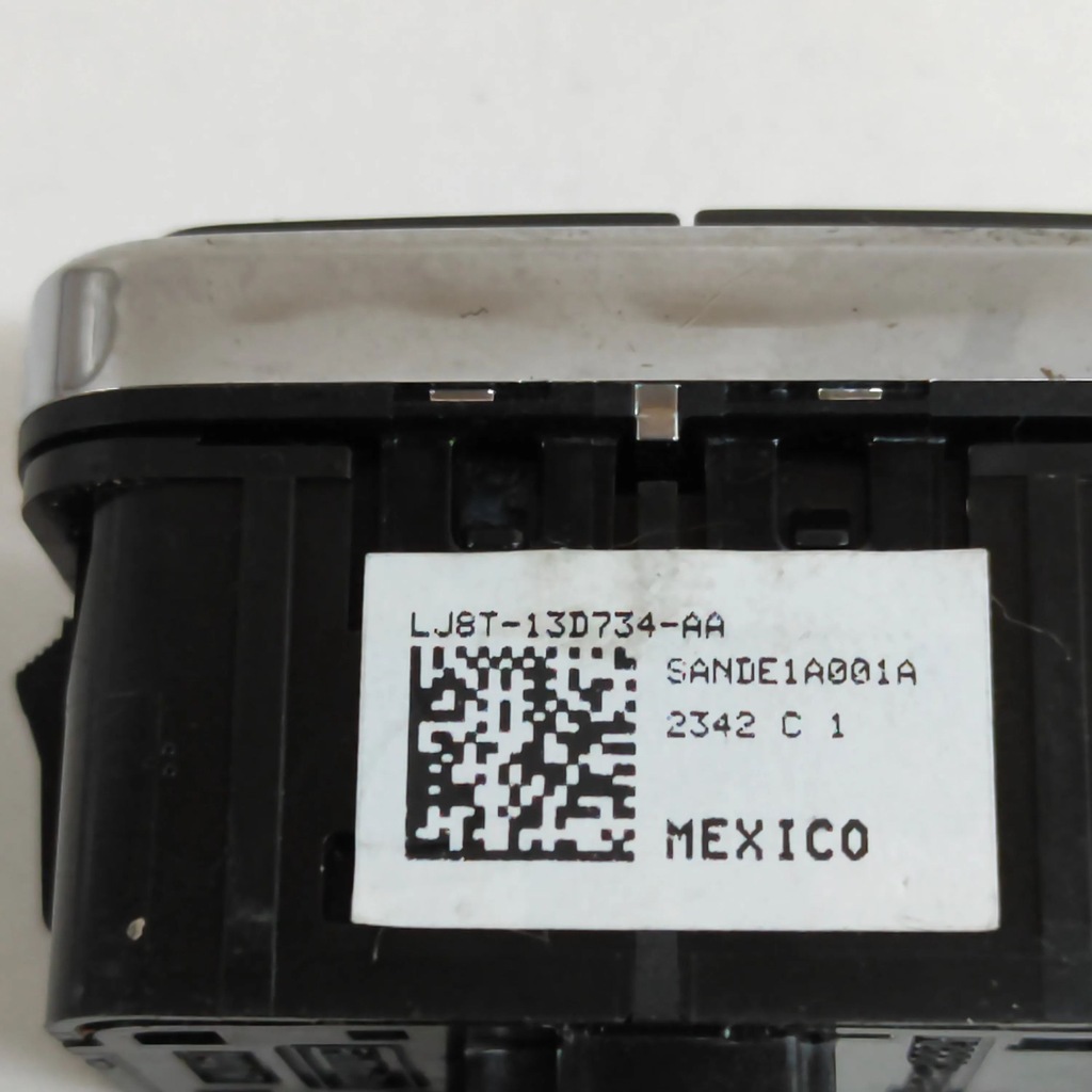 фото №6, Ford mustang mach-e 2023 кнопка світла аварійних