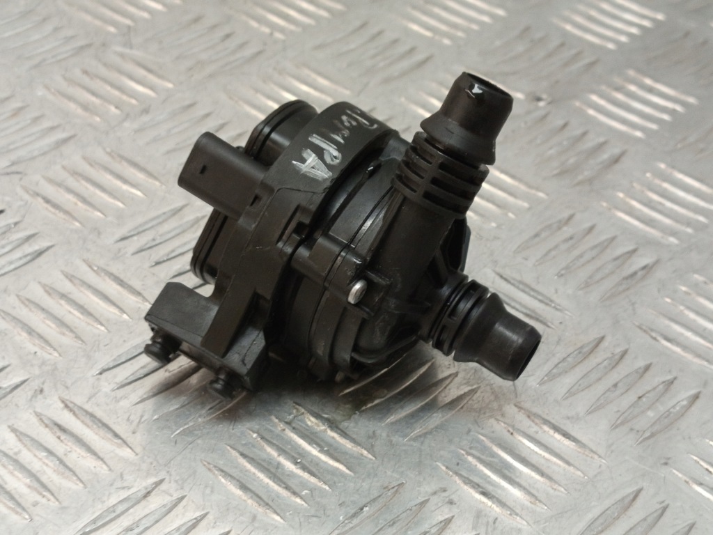 Купить Bmw g20 g80 дополнительная насос помпа воды 8671654