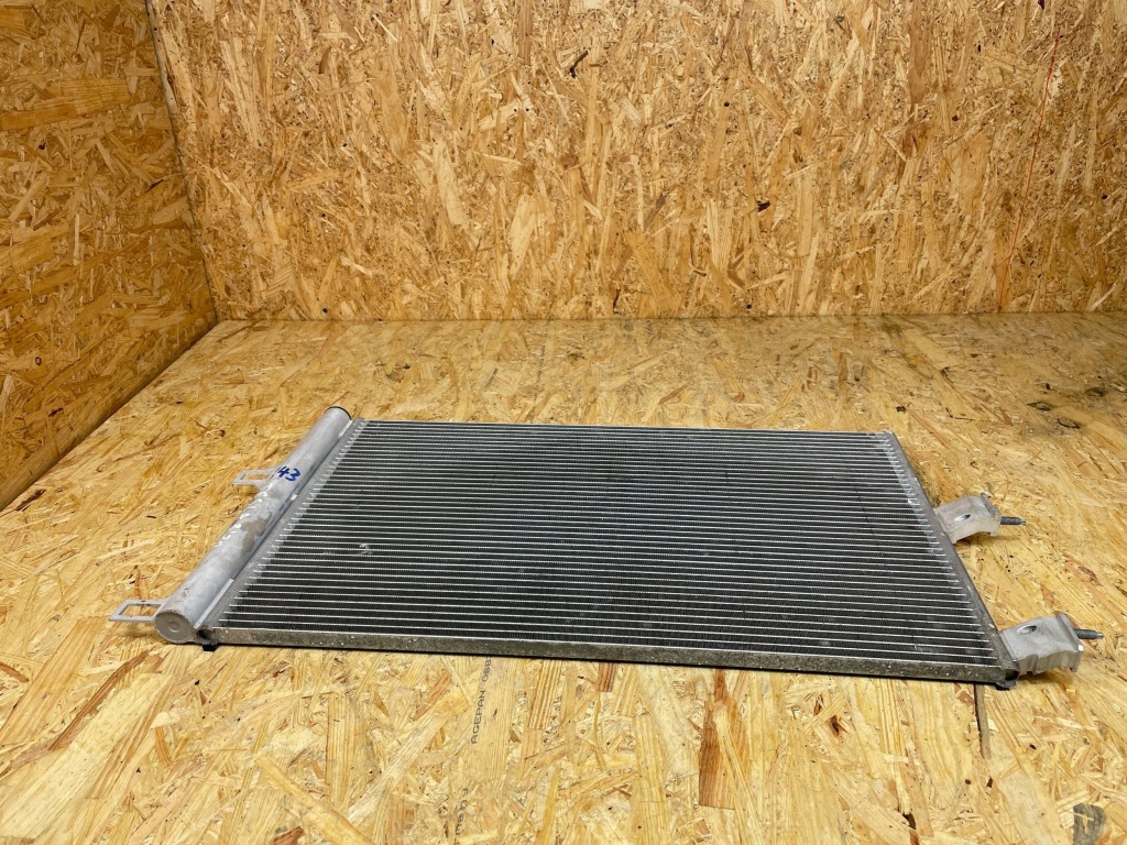 Радіатор конденсатор кондиціонера tesla model 3 1077083-00-b 2017- Оригінал