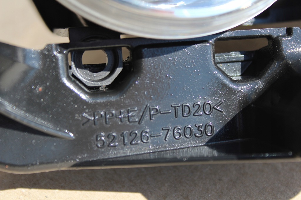 фото №2, Цоколь противотуманная фара левый lexus ct 200 lift