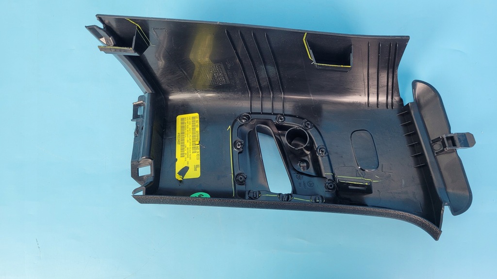 фото №7, Mercedes x247 glb 200 23r захист обшивка стійка c праве a2476903400