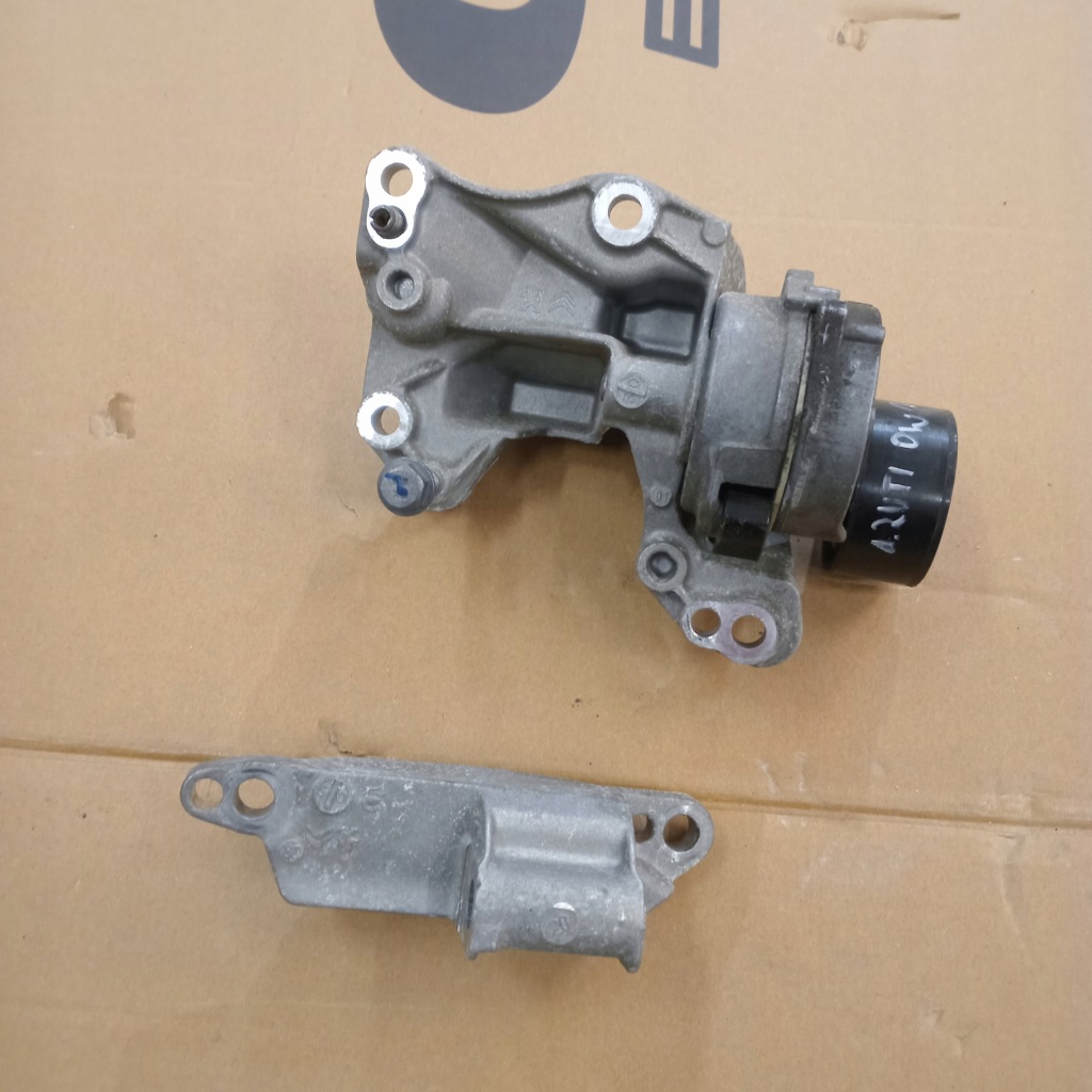 Купить Citroen peugeot 1.2 vti основание лапы кондиционера генератора