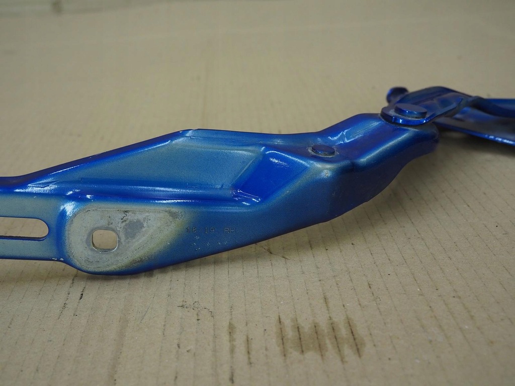 фото №13, Skoda scala петля капот правый перед 654823302