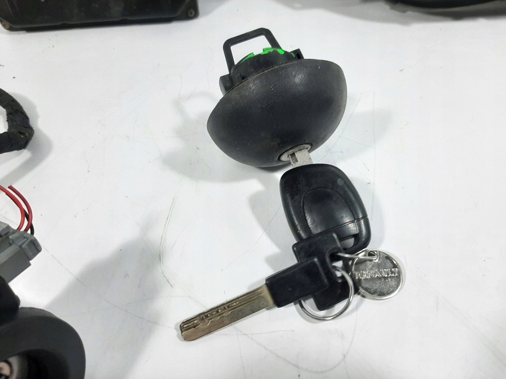 фото №12, Renault thalia 1.4 16v 01r набор блок управления двигателя siemens 8200059086