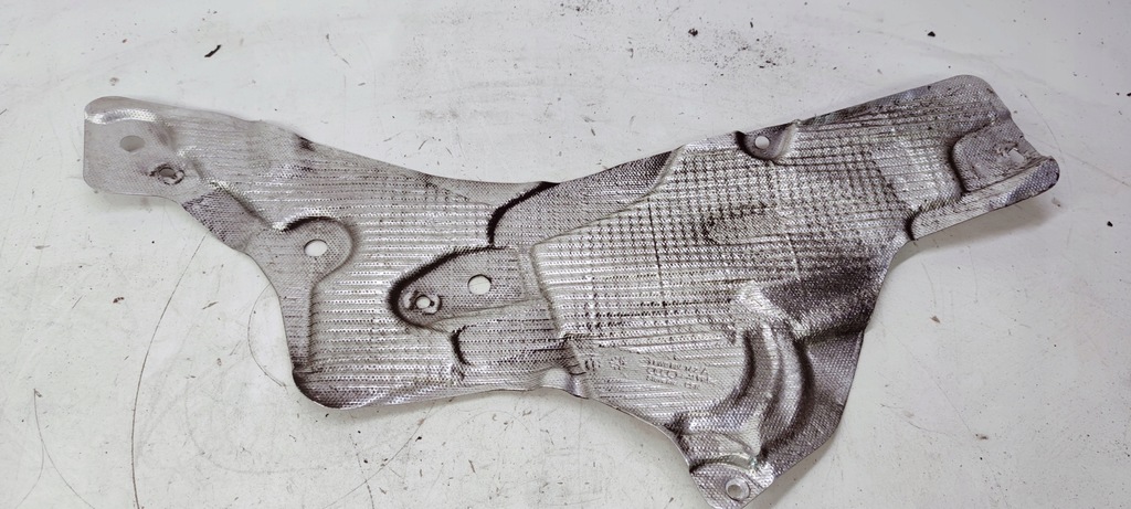 фото №1, Защита тепловая правая audi a4 b9 8w0804162