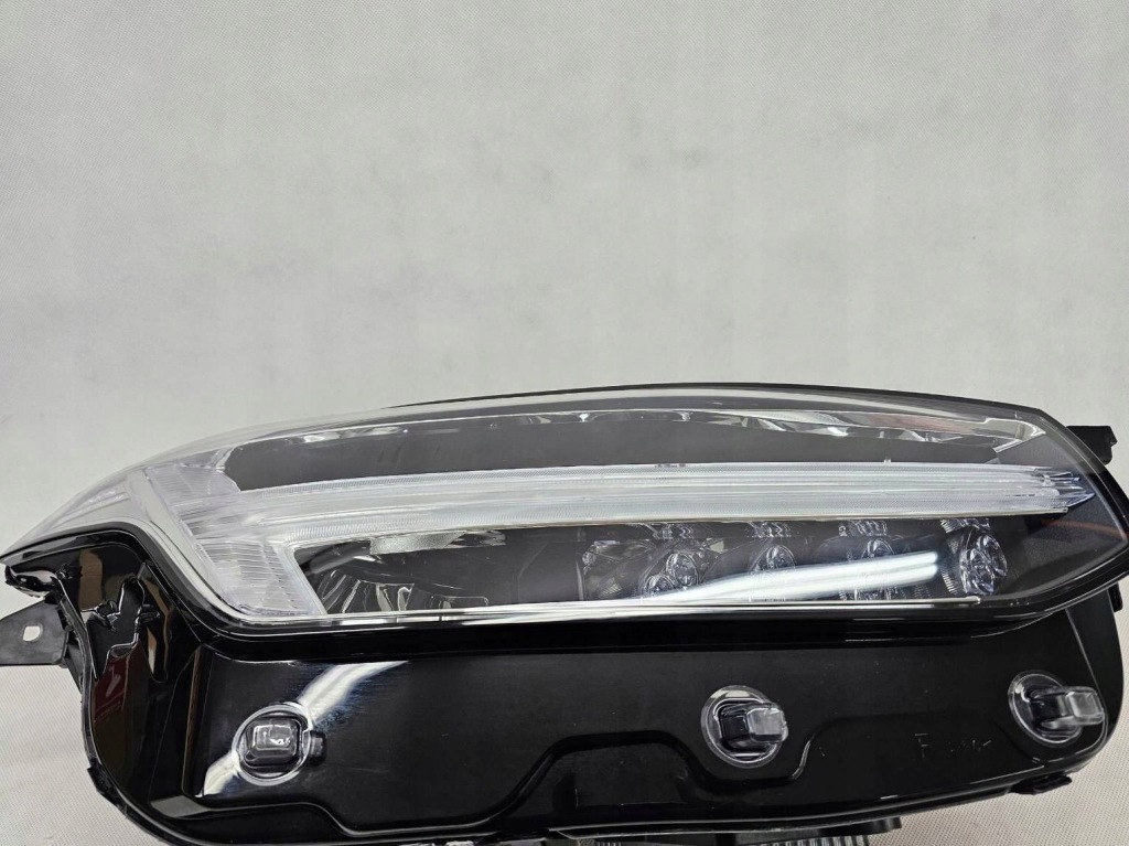 Volvo xc90 2 2015+ фара перед правый  full led active high beam 31677039 в Украине
