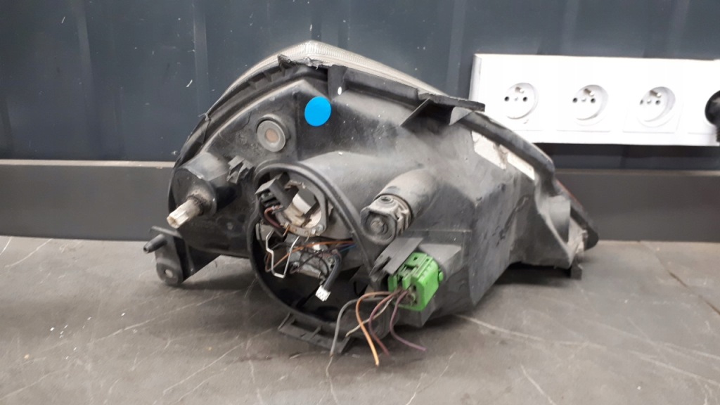 фото №4, 02a011a фара левый ford ka i valeo повреждённые