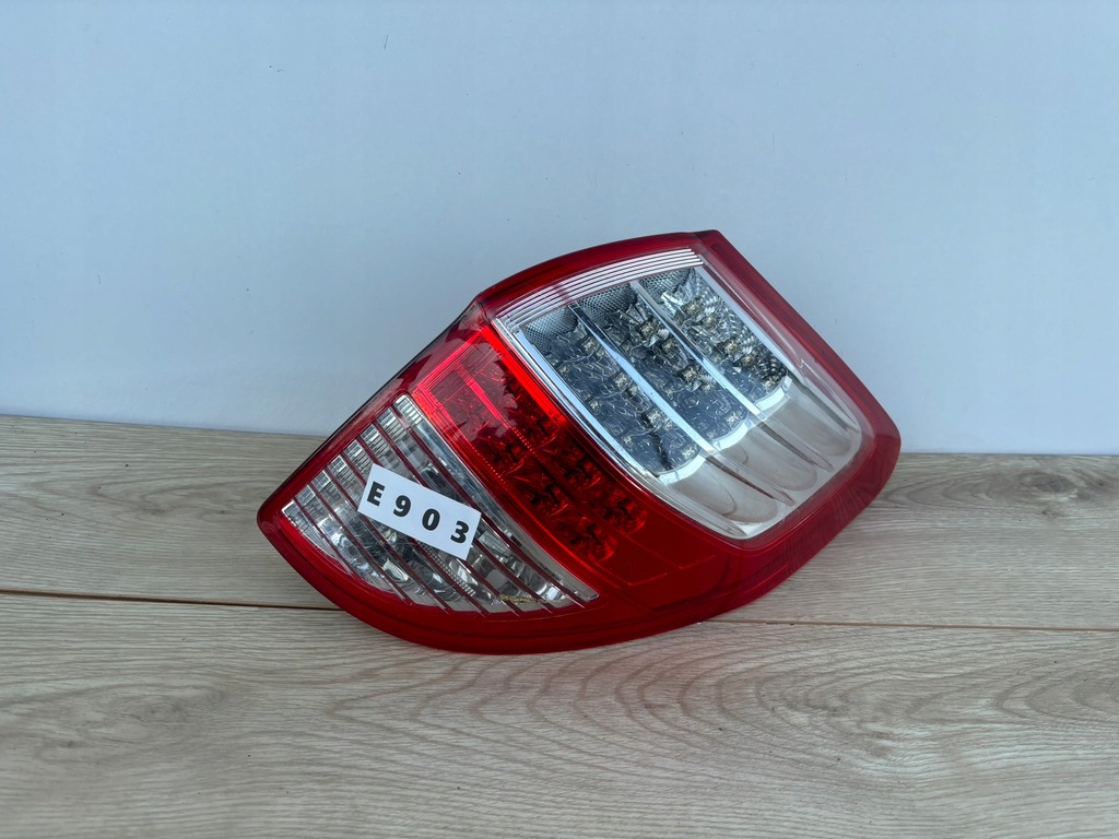 фото №1, Toyota rav4 rav-4 lift 09-12 rok правая лампа задняя led 42-45 a903