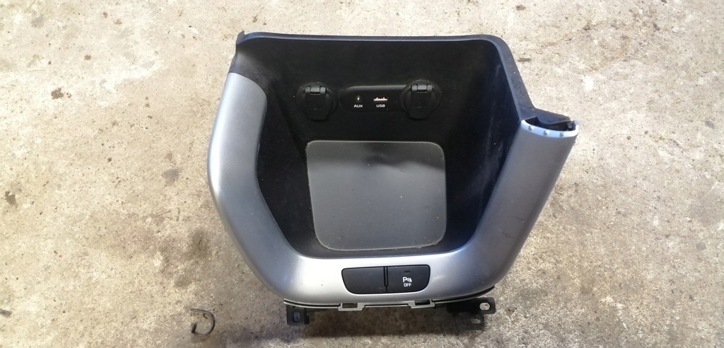 фото №1, Kia ceed ii 12- полиця usb роз'єм рамка