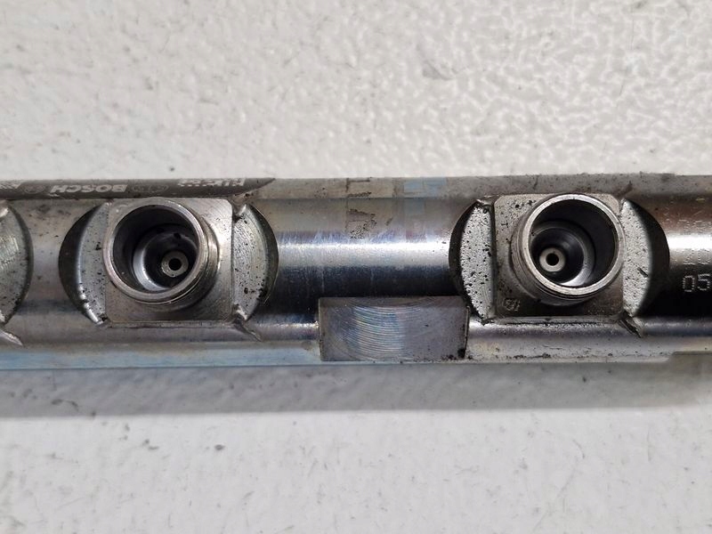 Toyota avensis t27 t29 1.6 d молдинг упорскування регулятор тиску пального Київ