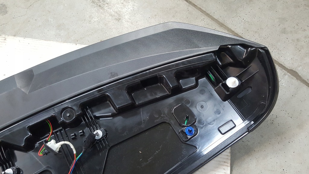 фото №10, Спойлер спойлер кришки audi q8 4m8827933g демонтаж