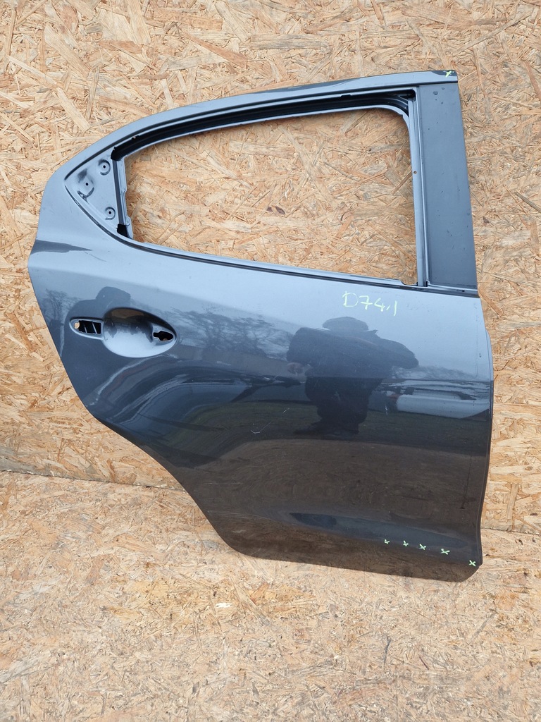 фото №1, Mazda 2 ii dj 14- d09l72010 дверь правый задняя задние