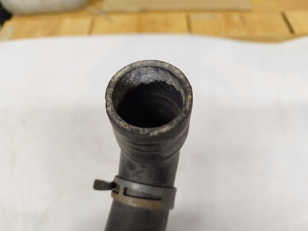 фото №8, Audi a4 b5 lift 2.8b wąż труба системи охолодження 8d0121049d