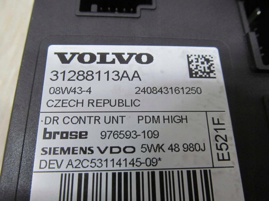 Volvo c30 06-13 двигатель моторчик стекло правый  31288113aa Недорого