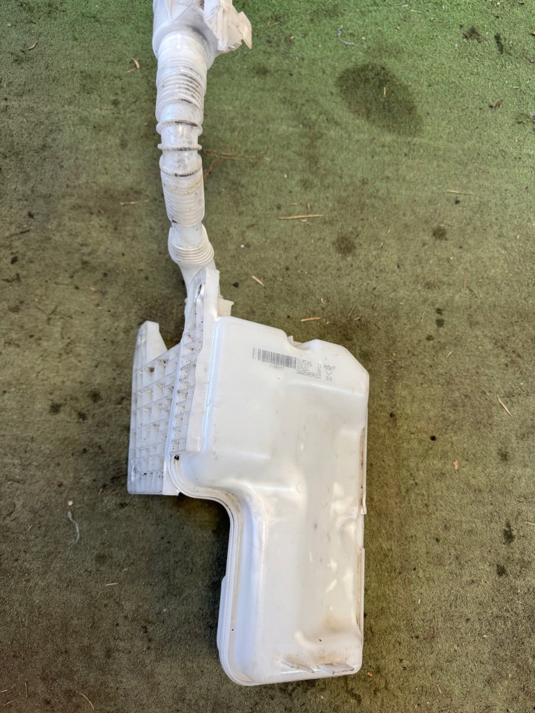 фото №8, Бачок омывателя audi seat vw golf viii 8 5wa955453a 5ff955453