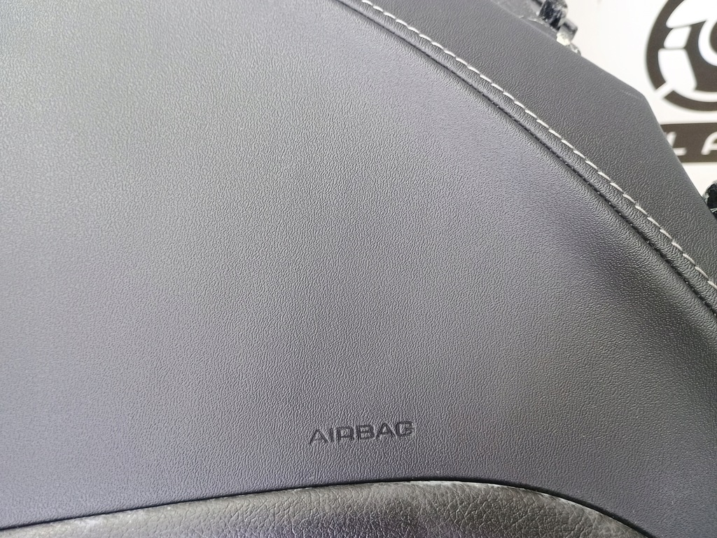 фото №8, Chevrolet corvette c7 шкіра панель приладів консоль подушка безпеки подушки безпеки ремені ремонт