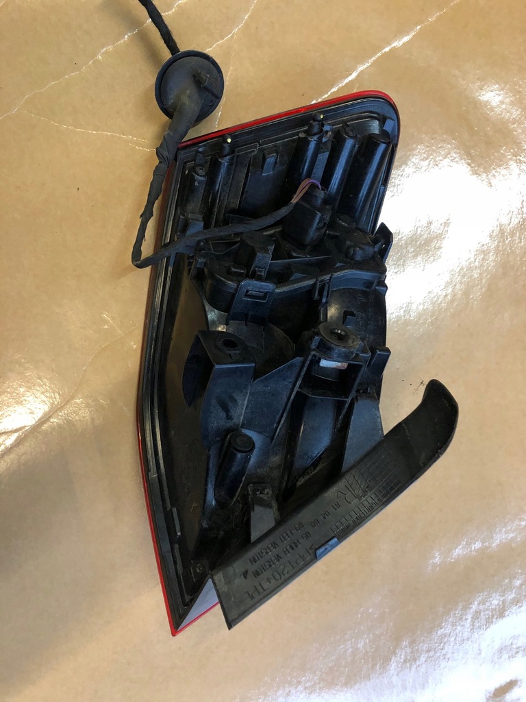 фото №11, Audi a3 8v 3d лампа правая задняя задняя 8v3945096