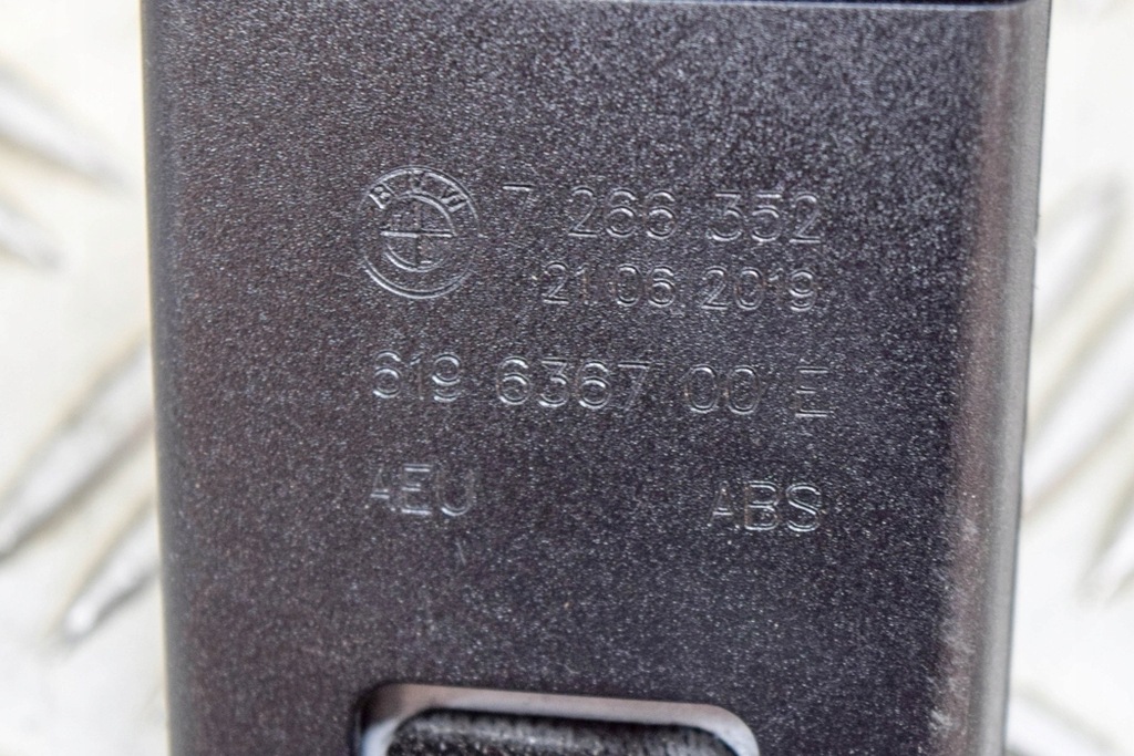 фото №6, Bmw 2 coupe f22 218i задняя правая пряжка сиденья 7266352 1.5 бензин 100kw