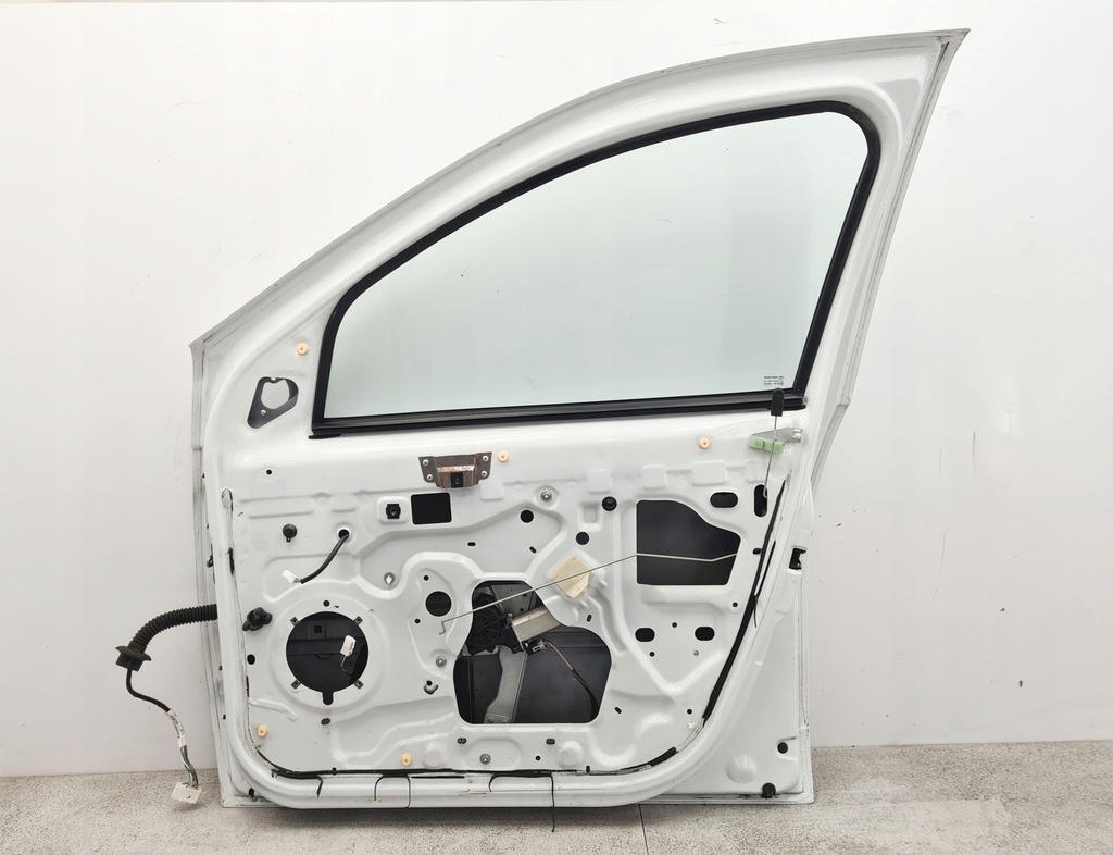 фото №15, Dacia duster i дверь правый перед dv369