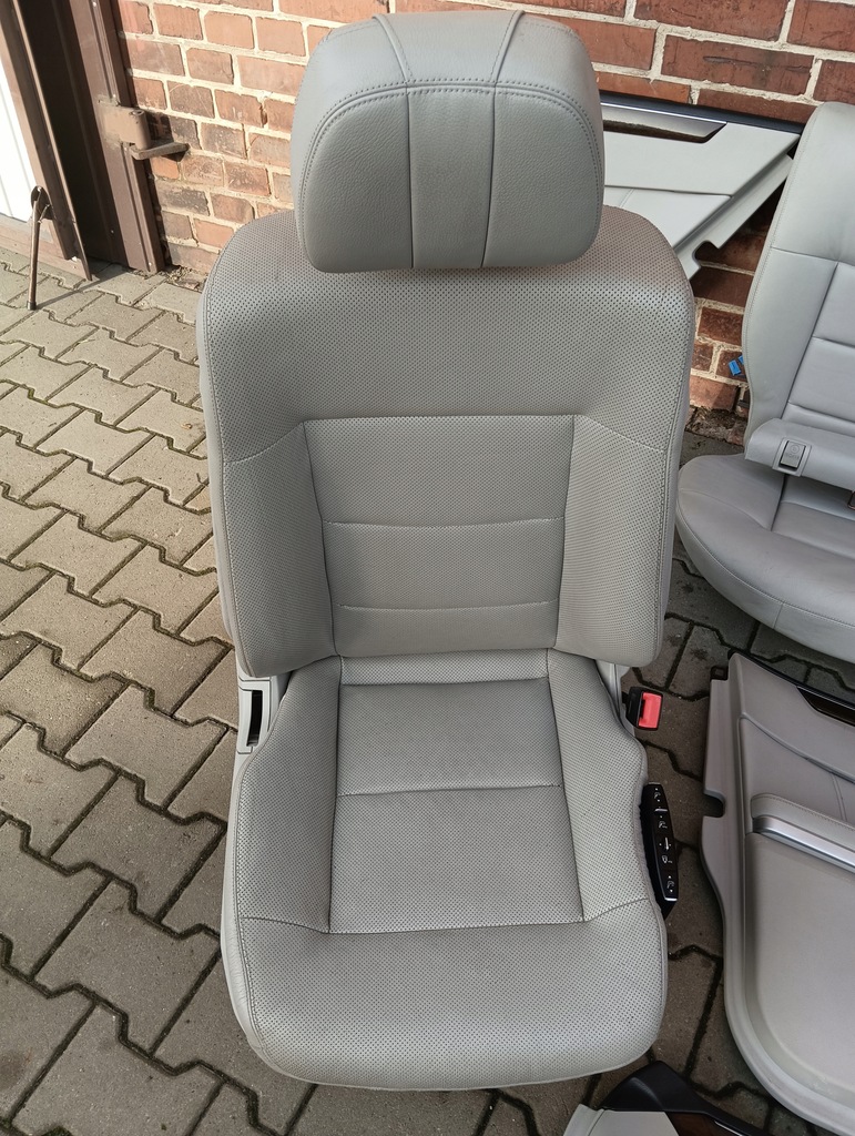 фото №7, Сиденья заднее сиденье обивка кожа mercedes w212 kombi