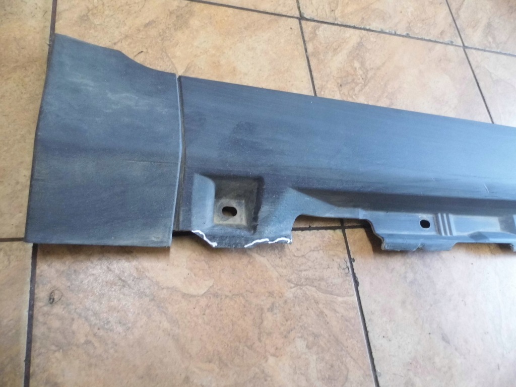 фото №5, Volvo v50 s40 ii 2.0d 06' молдинг порог правая