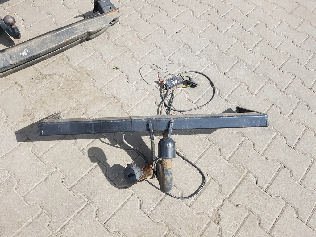 фото №1, Volvo v60 i 10-18r hak буксировочный