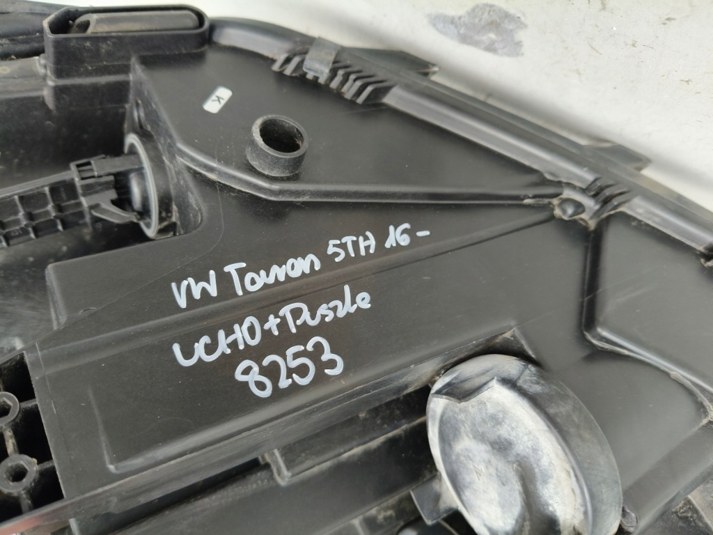 фото №9, Лампа правая фара vw touran 5ta 16-