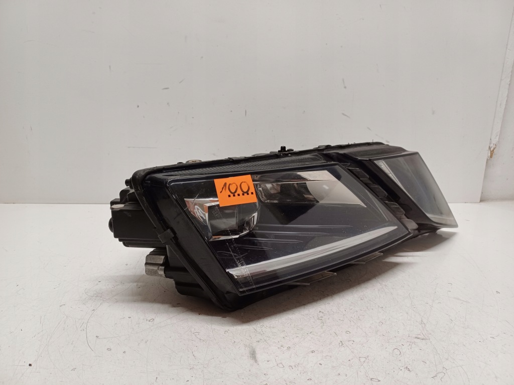 Skoda octavia 3 3 рестайлінг  16- фара права перед led 5e1941016f Оригінал