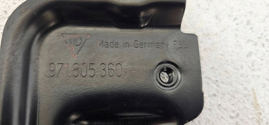 Купить Кронштейн замка капота porsche panamera 971 971805360 новая