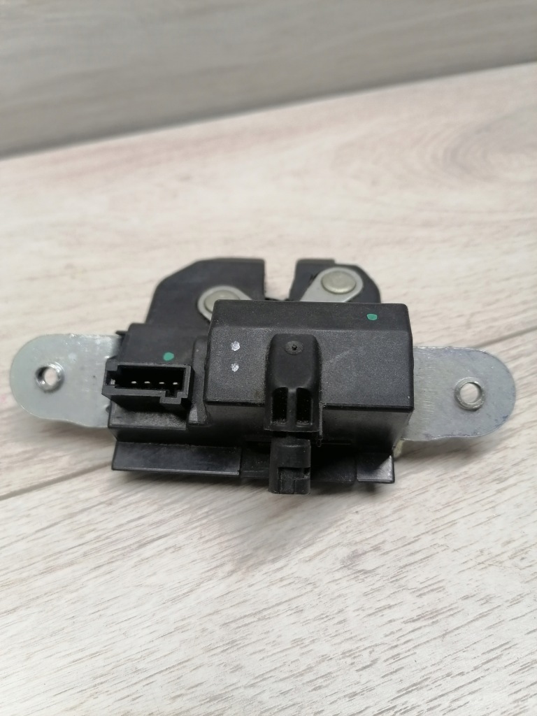 фото №3, Opel fiat alfa romeo замок задний крышки 13481535