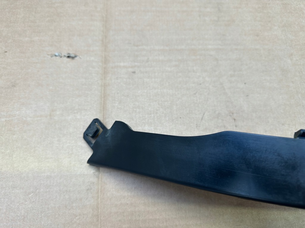 Opel meriva b направляющая лампы правый перед 13267767 в Украине