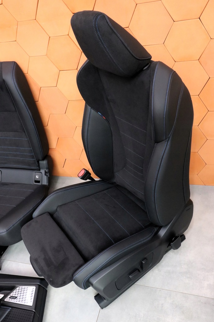 фото №8, Bmw x1 u11 салон сиденья с подогревом память harman m-pakiet alcantara