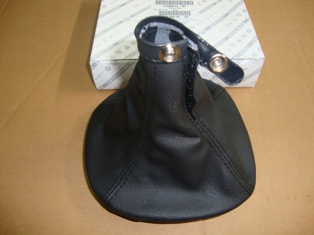 фото №4, Alfa romeo mito чехол домкрата переключения передач 073