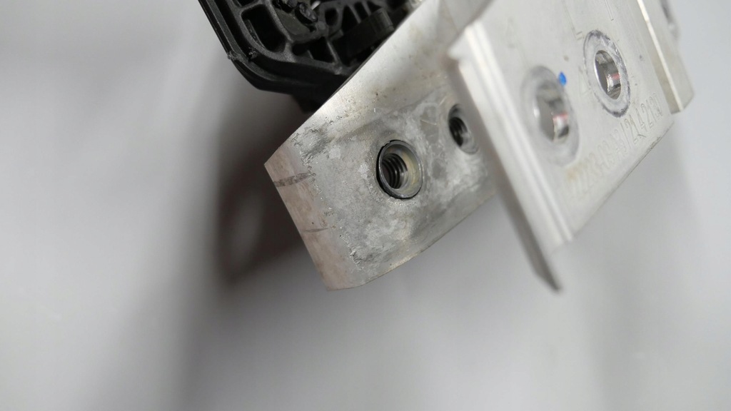 фото №6, Bmw g20 g21 адаптер кронштейн радиатора левый кронштейн 7422233 9895623