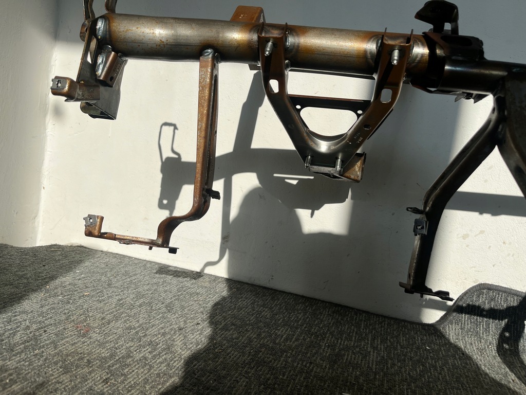 фото №11, Bmw x1 f48 lci lift 19r каркас кронштейн панелі приладової панелі pod head up