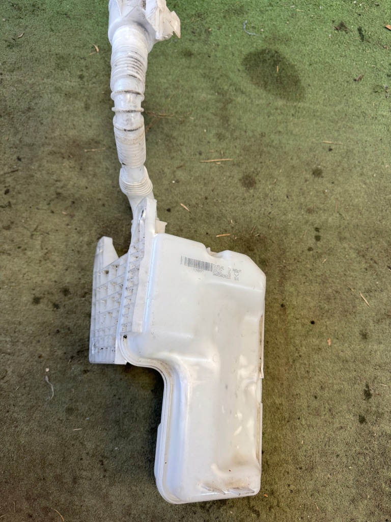 фото №9, Бачок омывателя audi seat vw golf viii 8 5wa955453a 5ff955453