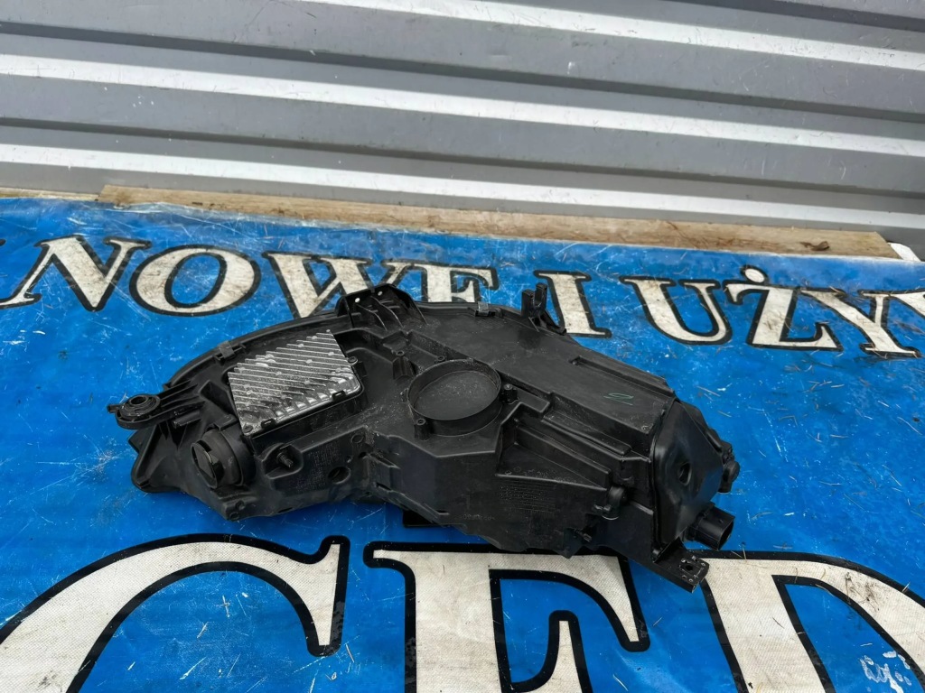 Audi a4 b9 рестайлінг  лампа передня ліва лівий перед 8w0941033d Київ