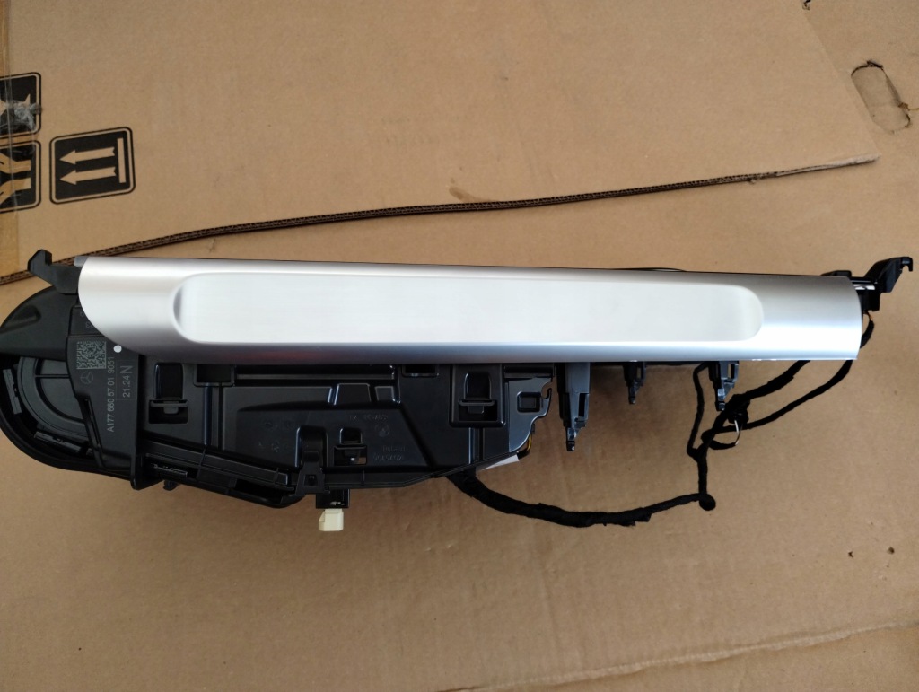 фото №6, Dekor tunelt панель mercedes eqb x243 amg