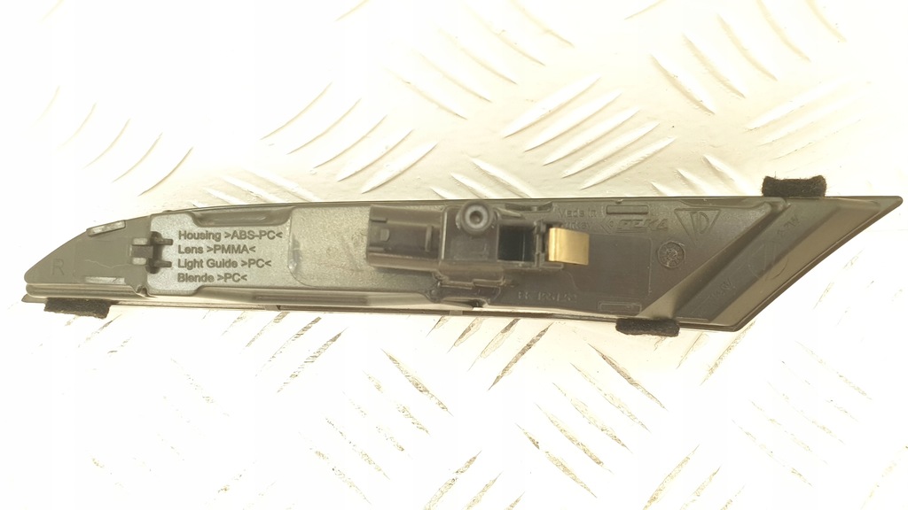 фото №6, Porsche 911 992 carrera поворотник правый led 992953042c