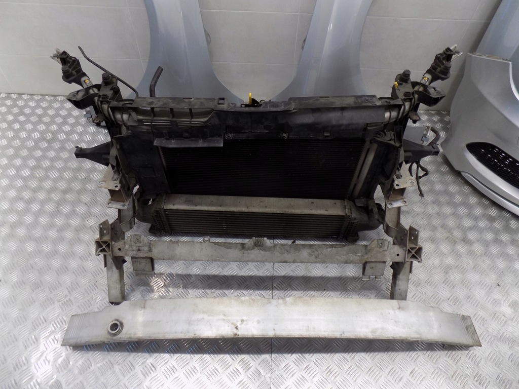 фото №2, Mercedes w176 радиатор pas передний радар amg