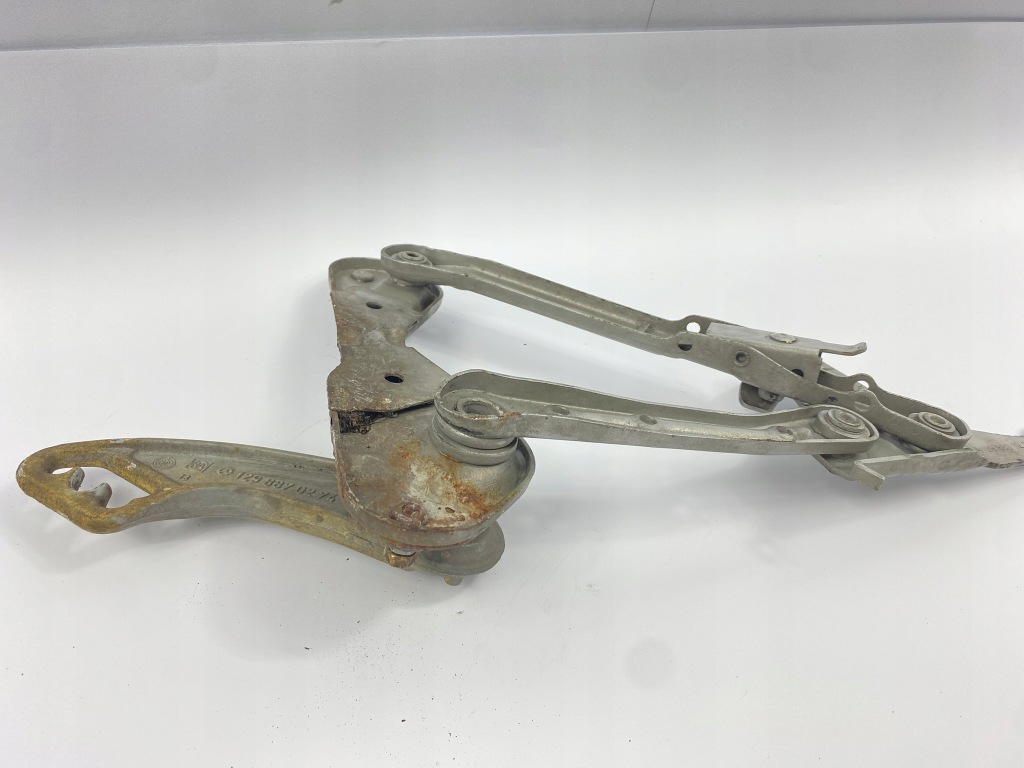 Петля капот крышки mercedes w140 c140 r129 sl правый 1298800228 1298870274 Цена