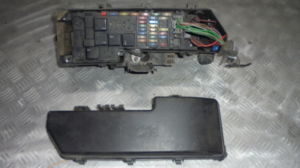 фото №1, Коробка предохранителей volvo xc90 2.9 bt 2003